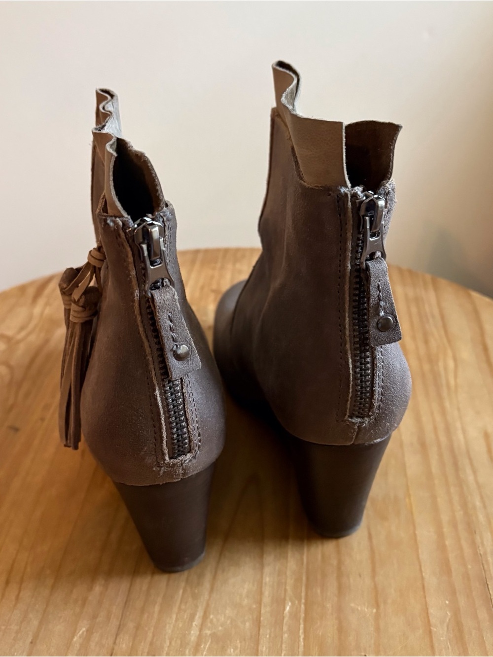 OTBT Vagray Suede Wedge Ankle Boots with Tassel in Dust Grey Size 6.5 - Picture 4 of 8